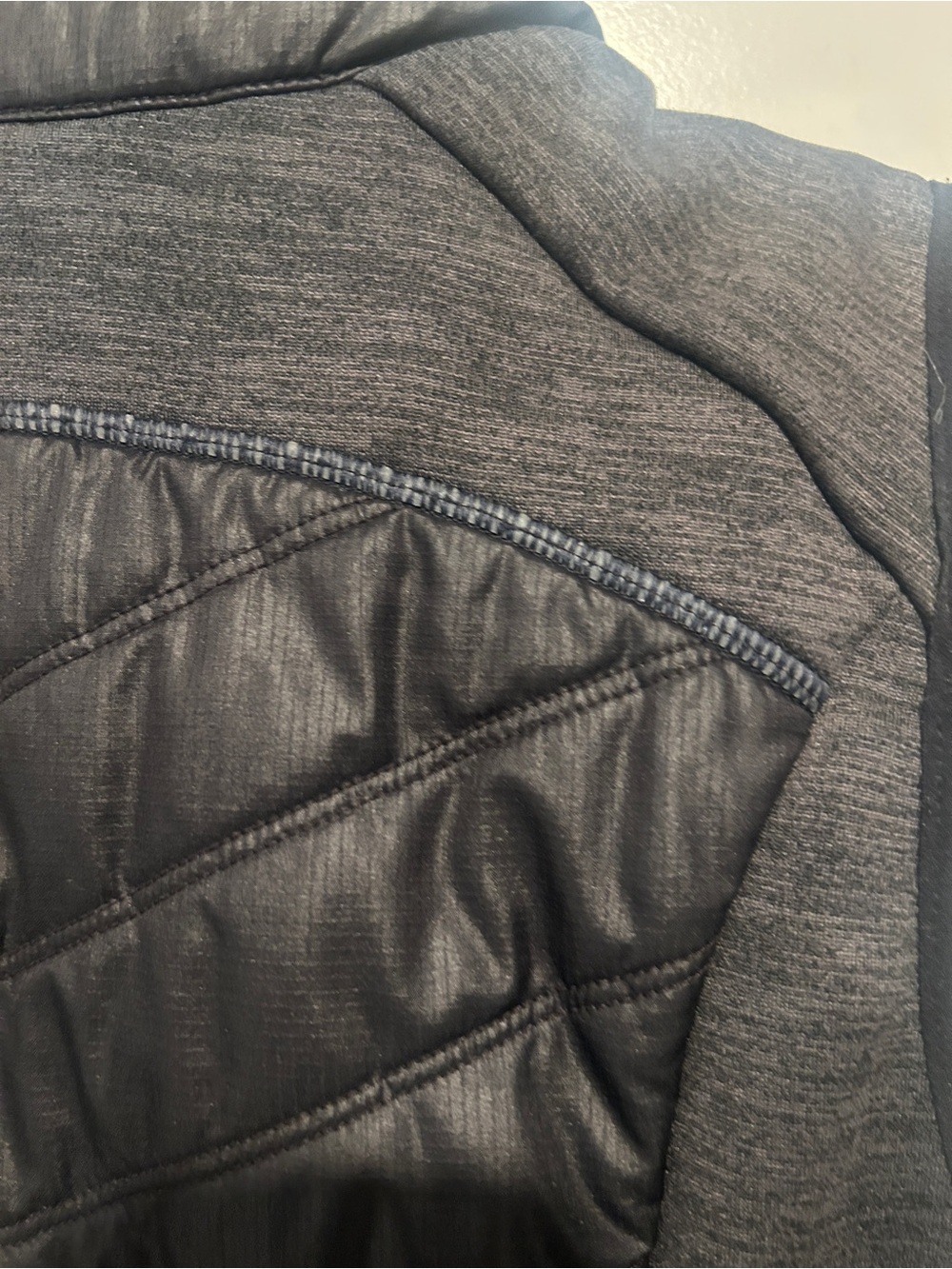 ZELLA woman’s black puffer vest size medium - Picture 5 of 6
